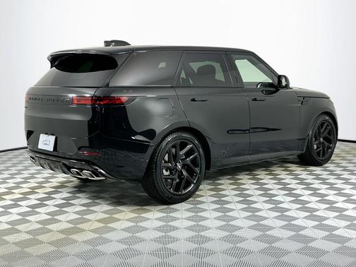 2025 Land Rover Range Rover Sport SE