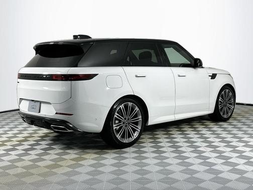2025 Land Rover Range Rover Sport SE