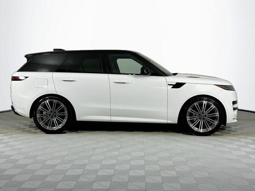 2025 Land Rover Range Rover Sport SE
