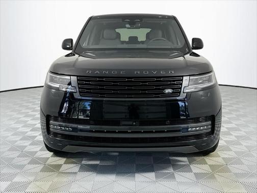2025 Land Rover Range Rover P400 SE