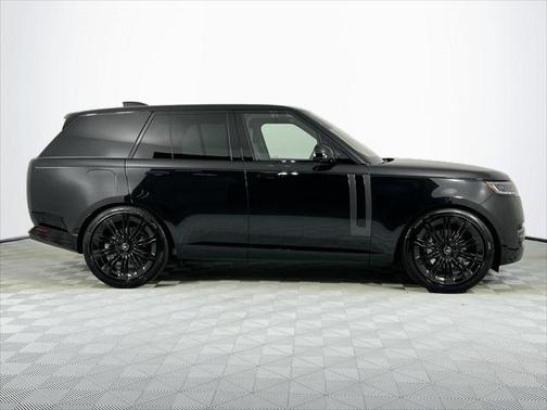 2025 Land Rover Range Rover P400 SE