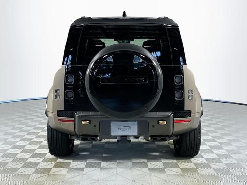 2025 Land Rover Defender V8