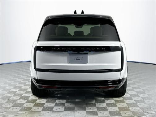 2025 Land Rover Range Rover P400 SE