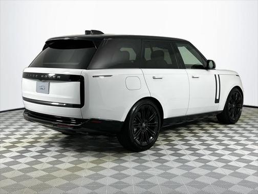 2025 Land Rover Range Rover P400 SE
