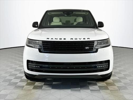 2025 Land Rover Range Rover P400 SE