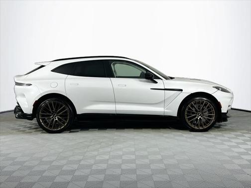 2025 Aston Martin DBX 707