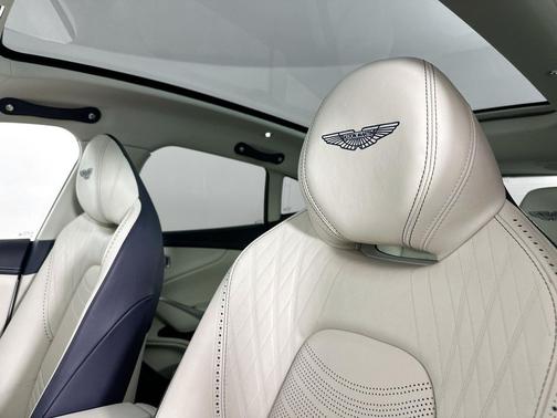 2023 Aston Martin DBX 707