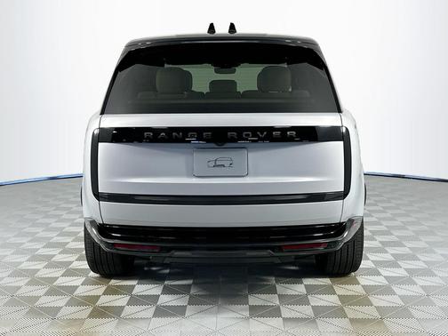 2025 Land Rover Range Rover P400 SE