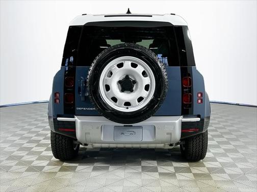 2025 Land Rover Defender 110 P300