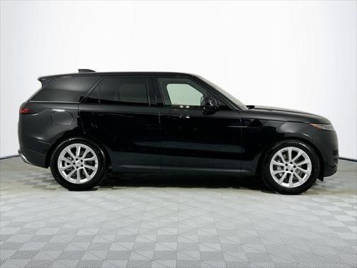 2025 Land Rover Range Rover Sport SE