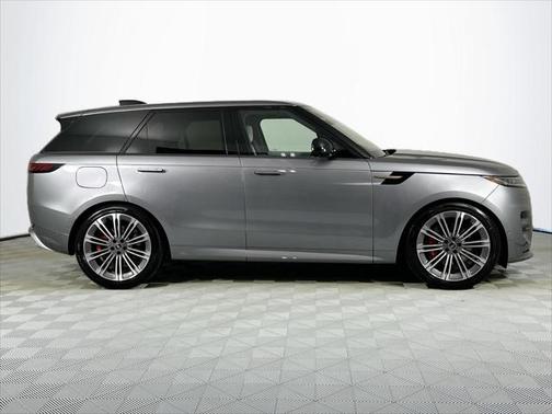 2025 Land Rover Range Rover Sport SE