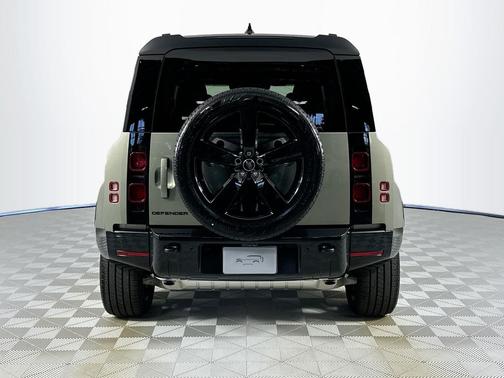 2025 Land Rover Defender 110 P400 X-Dynamic SE