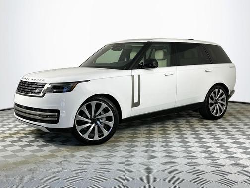 Fuji White 2026 Land Rover Range Rover P400 SE 7 Seat