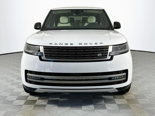 Fuji White 2026 Land Rover Range Rover P400 SE 7 Seat
