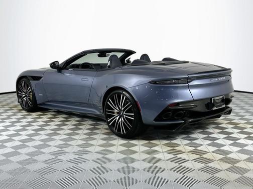 2022 Aston Martin DBS Superleggera Volante
