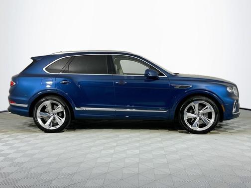 2023 Bentley Bentayga Hybrid 