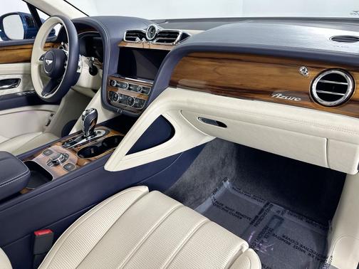 2023 Bentley Bentayga Hybrid 
