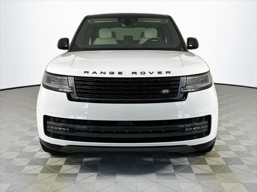 2025 Land Rover Range Rover P400 SE