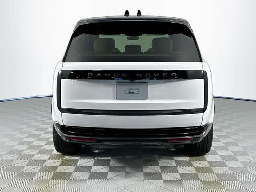 2025 Land Rover Range Rover P400 SE