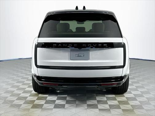 2025 Land Rover Range Rover P400 SE