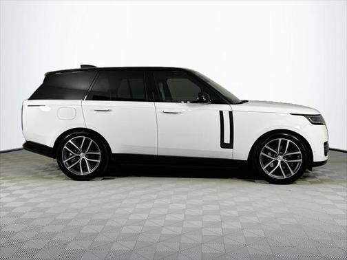 2025 Land Rover Range Rover P400 SE