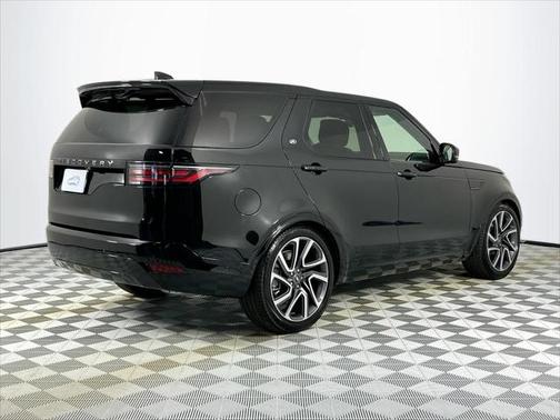 2025 Land Rover Discovery P360 Dynamic SE