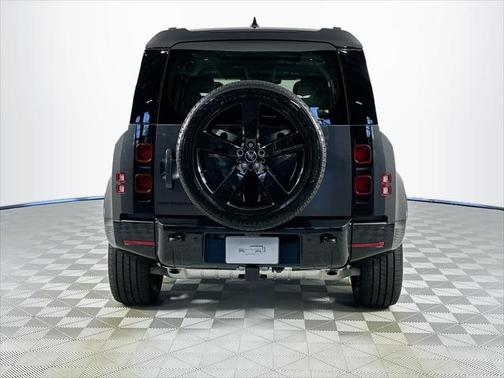 2025 Land Rover Defender 110 P400 X-Dynamic SE