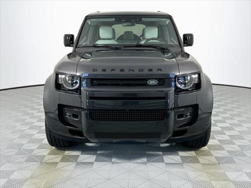 2025 Land Rover Defender 110 P400 X-Dynamic SE