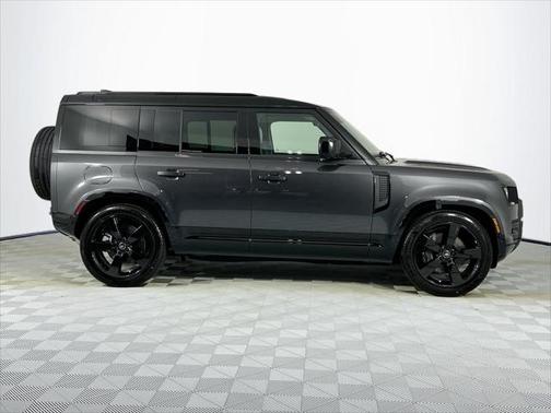 2025 Land Rover Defender 110 P400 X-Dynamic SE
