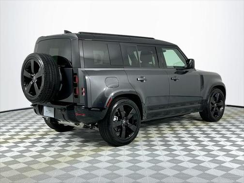 2025 Land Rover Defender 110 P400 X-Dynamic SE