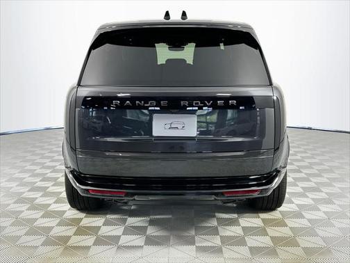 2025 Land Rover Range Rover P530 SE 7 Seat