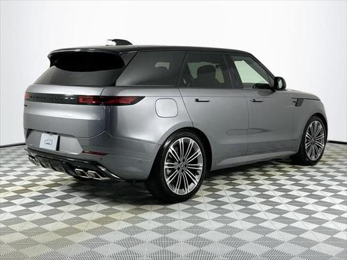 2025 Land Rover Range Rover Sport SE