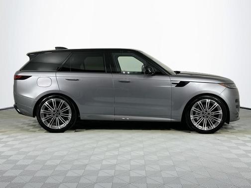 2025 Land Rover Range Rover Sport SE