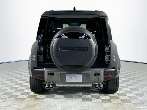 2025 Land Rover Defender V8