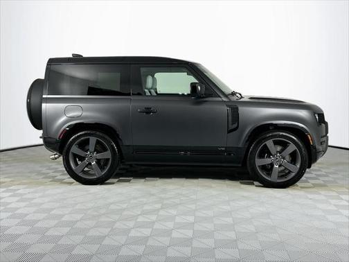 2025 Land Rover Defender V8
