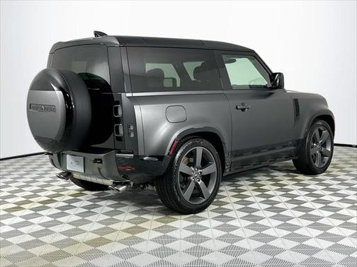 2025 Land Rover Defender V8