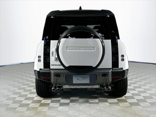 2025 Land Rover Defender 110 V8