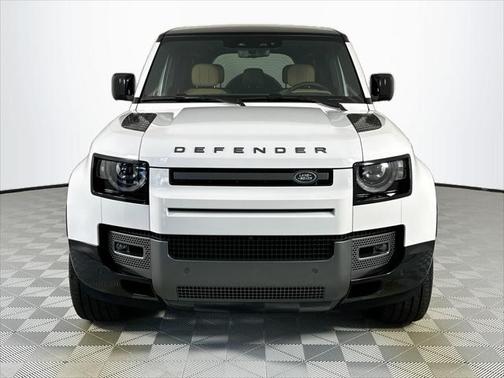 2025 Land Rover Defender 110 V8
