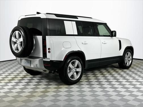 2025 Land Rover Defender 110 P400 S