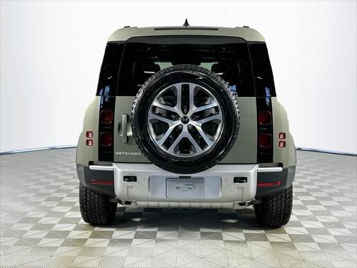2025 Land Rover Defender 110 P400 S