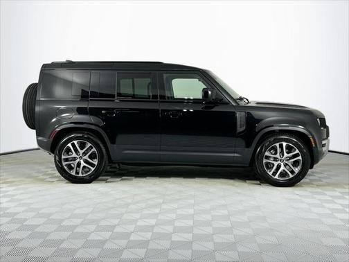 2025 Land Rover Defender 110 P400 S