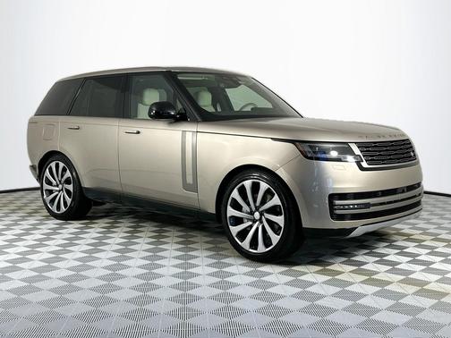 2025 Land Rover Range Rover P400 SE