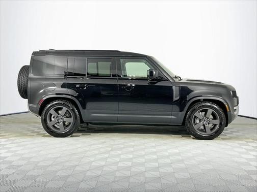 2025 Land Rover Defender 110 P400 S