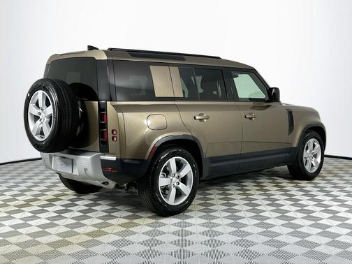 2025 Land Rover Defender 110 P300