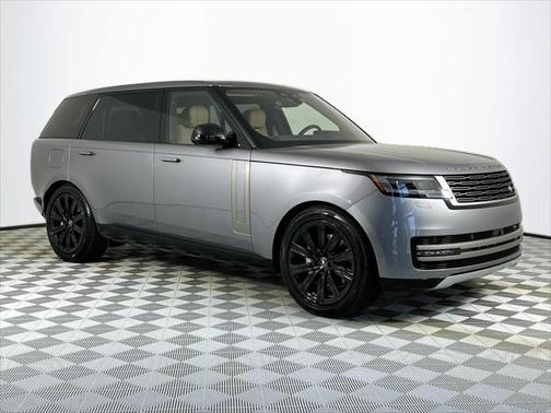 2025 Land Rover Range Rover P400 SE 7 Seat