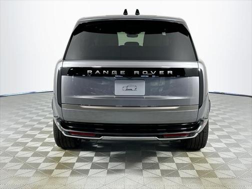 2025 Land Rover Range Rover P400 SE 7 Seat