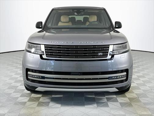 2025 Land Rover Range Rover P400 SE 7 Seat