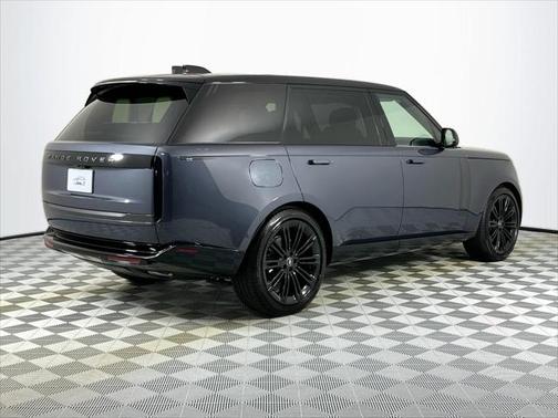 2025 Land Rover Range Rover P400 SE 7 Seat