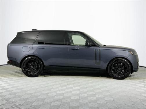 2025 Land Rover Range Rover P400 SE 7 Seat