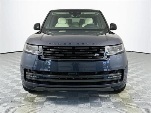 2025 Land Rover Range Rover P400 SE 7 Seat
